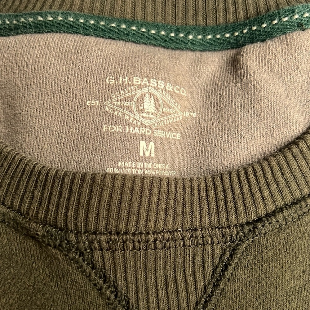 Olive G.H. Bass&Co Crewneck!